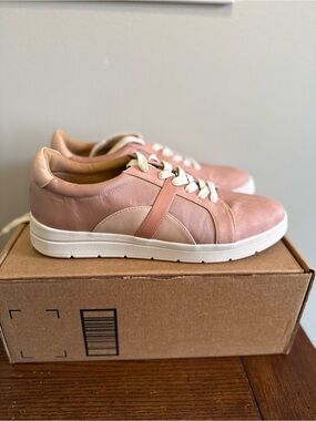 Rockport Truflex Women’s Casual Pink Lace-Up Sneakers NEW